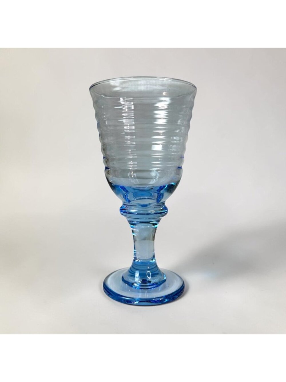 Libbey Sirrus Light Blue Ribbed Wine Goblet 6.75" Tall 3.5" Diameter Elegant Ste